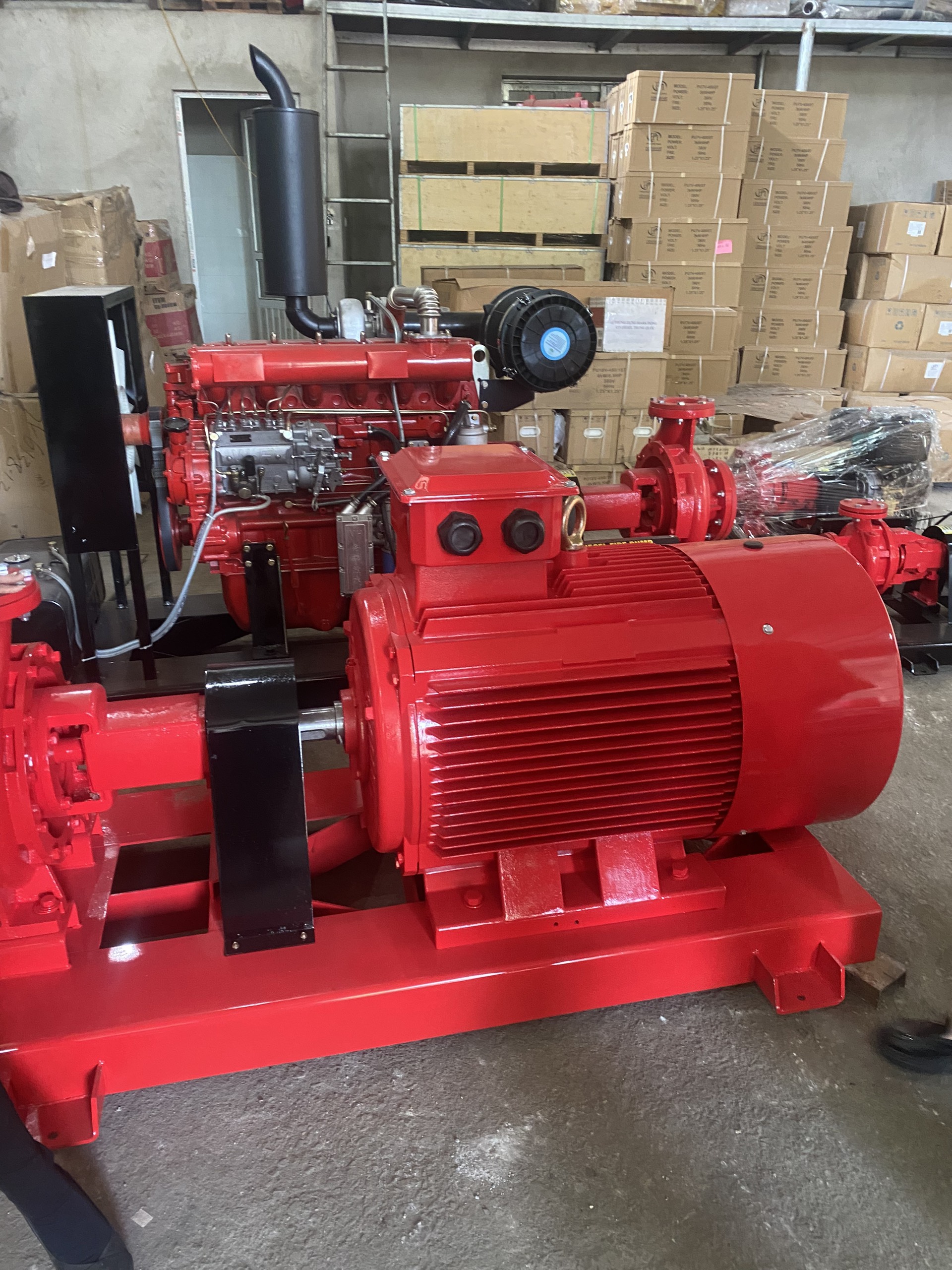 Bơm pccc Himawari động cơ điện đầu liền và đầu rời 37KW giá cực tốt 1 màu đỏ mang tính biểu tượng.